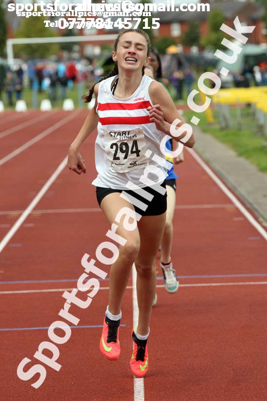 Girls under-15s 800 metres, Northern Under-17s/U-15s and U13s Champs, Leigh Sports Village, Leigh. Photo: David T. Hewitson/Sports for All Pics